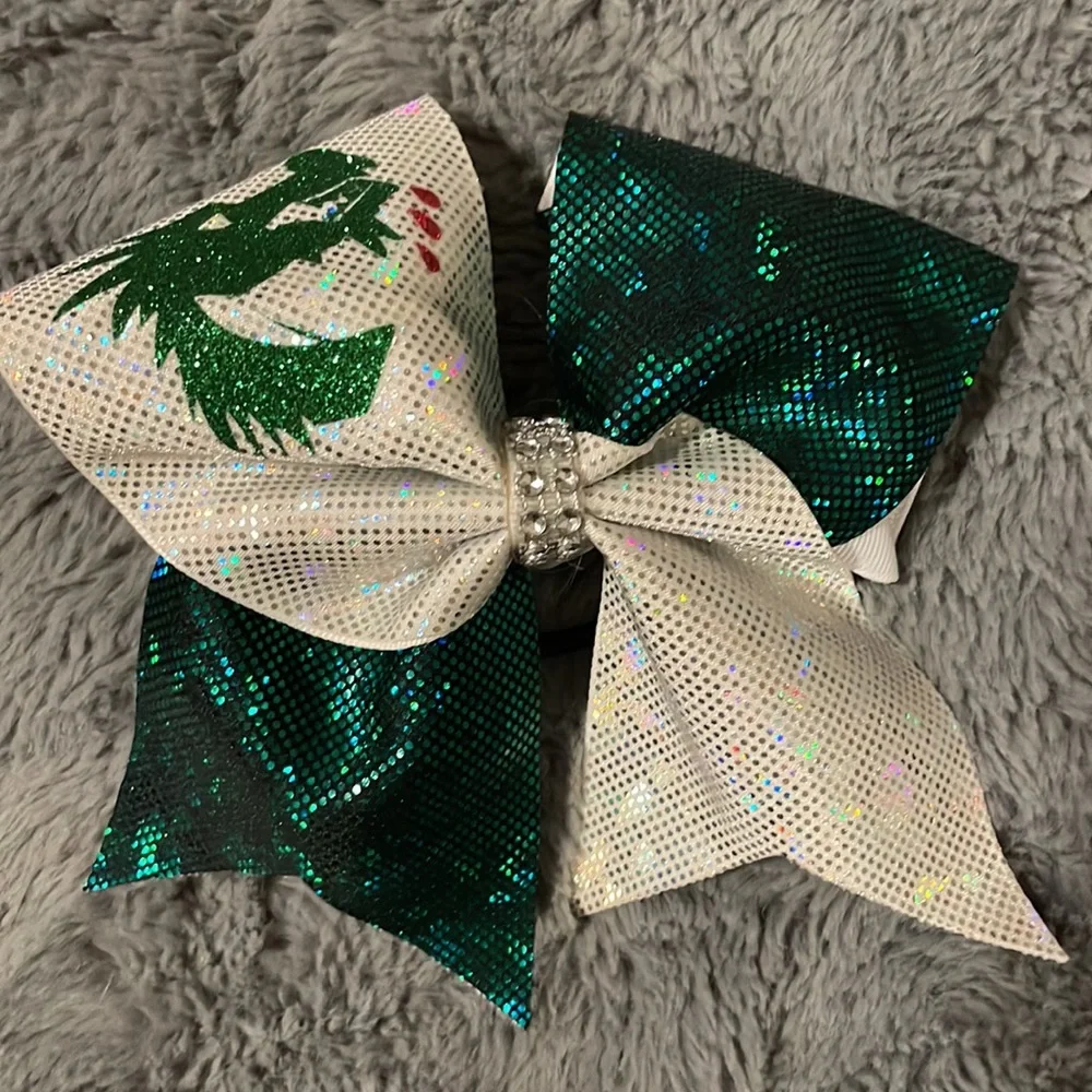 Bundle of 7 green and white cheer bows